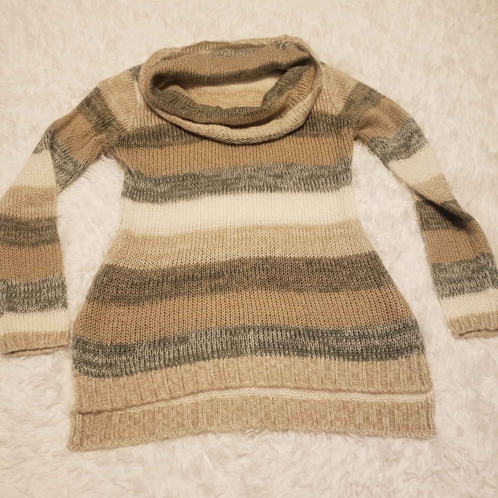 XL Sweater Fits Smaller Like A Medium
